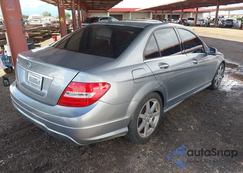 2014 Mercedes-Benz C 250 Sport из США, поврежденный, VIN WDDGF4HB6EA963602